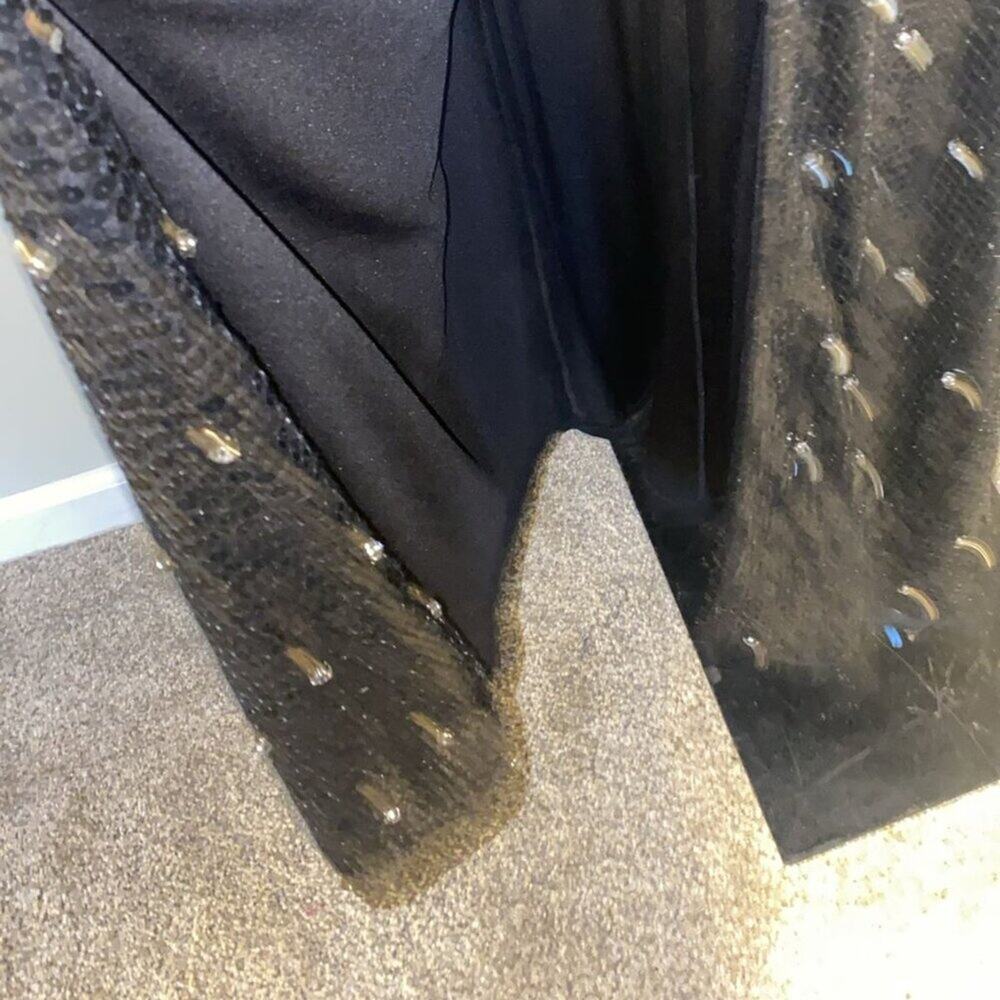 Mac Duggal Dress With Black Sequins and Rhinestones. - Picture 14 of 14